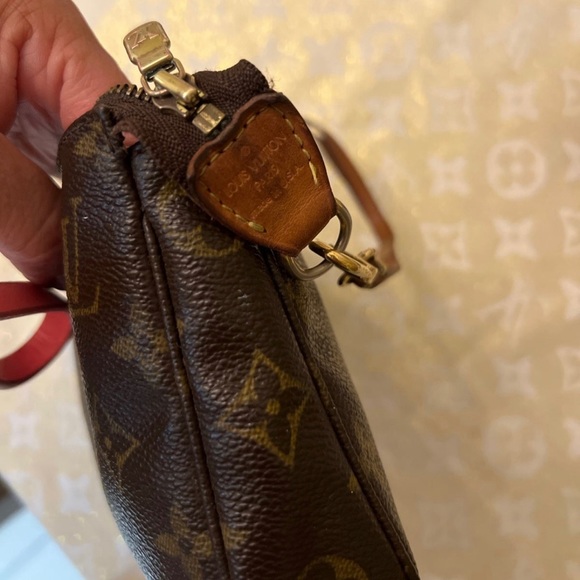 SOLD Louis Vuitton Monogram Pochette ❤️ - Picture 7 of 10